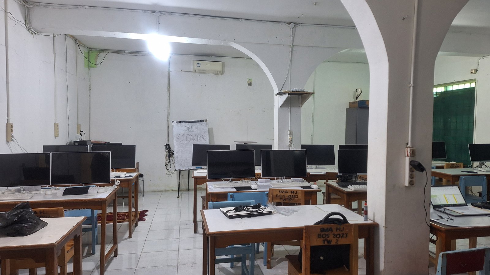 Renovasi Laboratorium Komputer untuk Fasilitas Terbaik